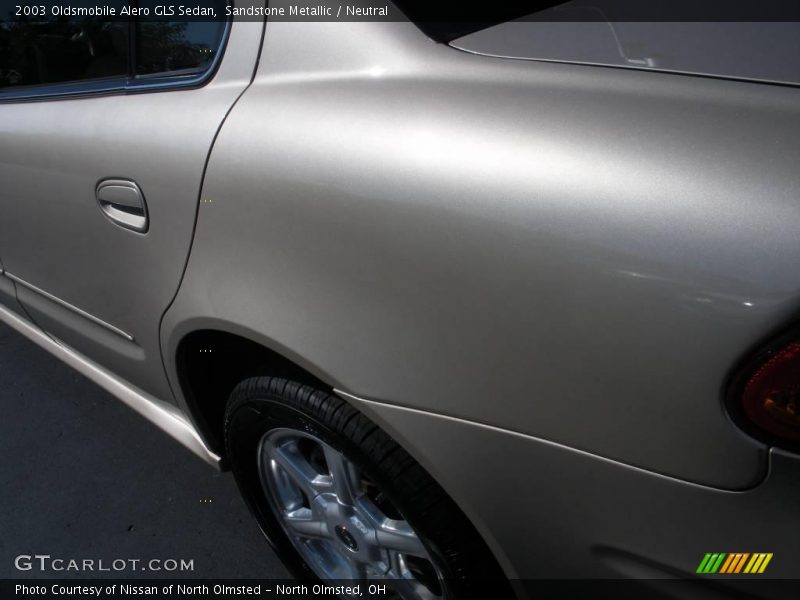 Sandstone Metallic / Neutral 2003 Oldsmobile Alero GLS Sedan