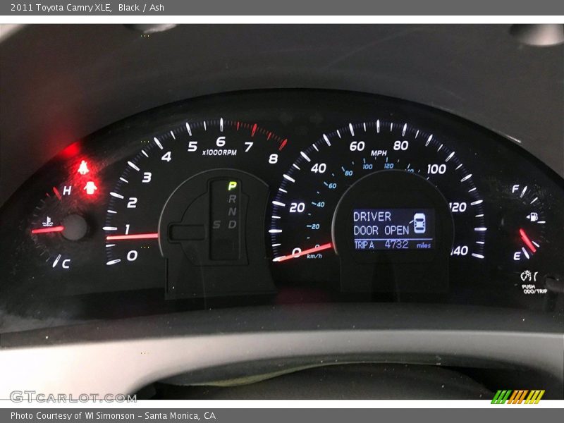 Black / Ash 2011 Toyota Camry XLE