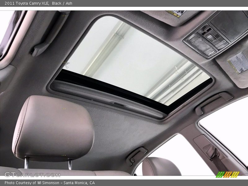 Black / Ash 2011 Toyota Camry XLE