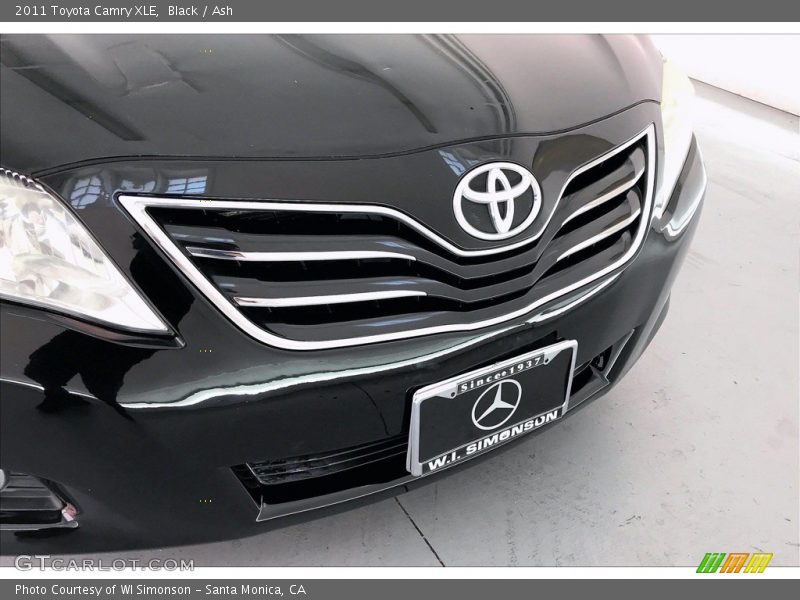 Black / Ash 2011 Toyota Camry XLE