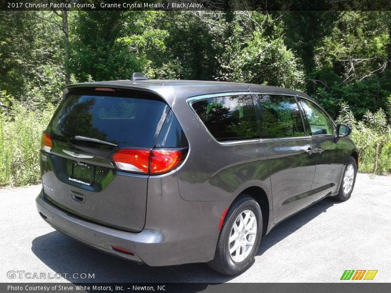 Granite Crystal Metallic / Black/Alloy 2017 Chrysler Pacifica Touring