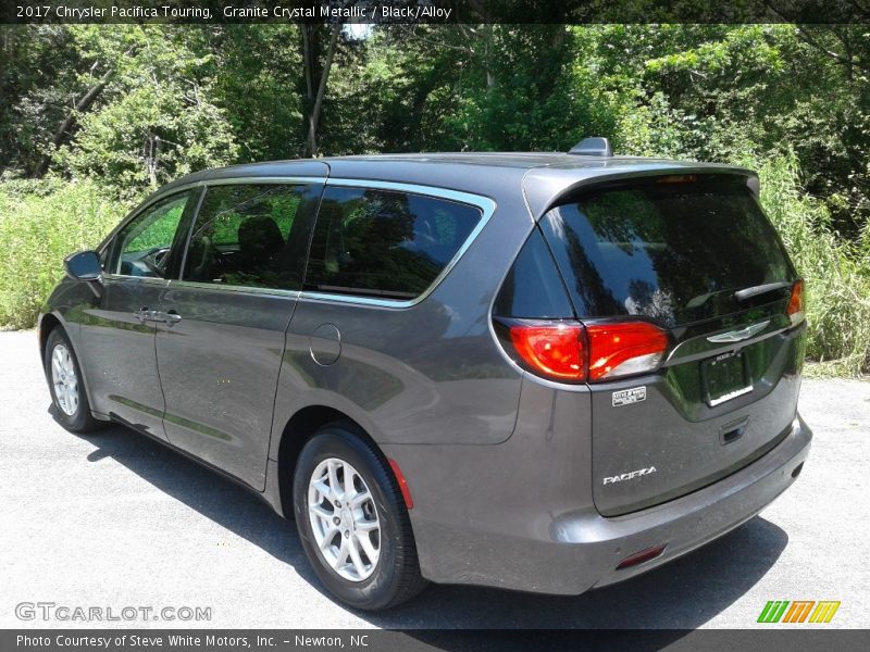 Granite Crystal Metallic / Black/Alloy 2017 Chrysler Pacifica Touring