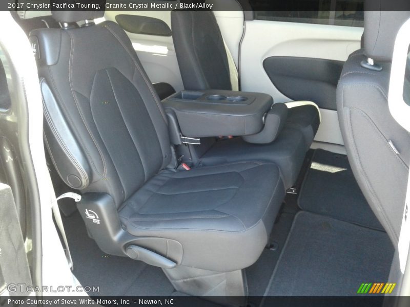 Granite Crystal Metallic / Black/Alloy 2017 Chrysler Pacifica Touring