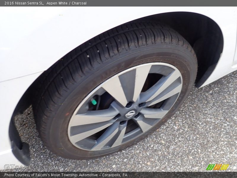 Aspen White / Charcoal 2016 Nissan Sentra SL