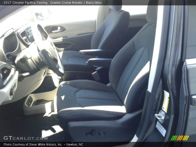 Granite Crystal Metallic / Black/Alloy 2017 Chrysler Pacifica Touring