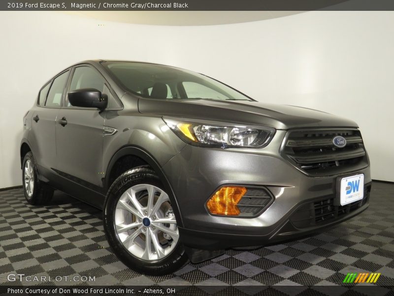 Magnetic / Chromite Gray/Charcoal Black 2019 Ford Escape S