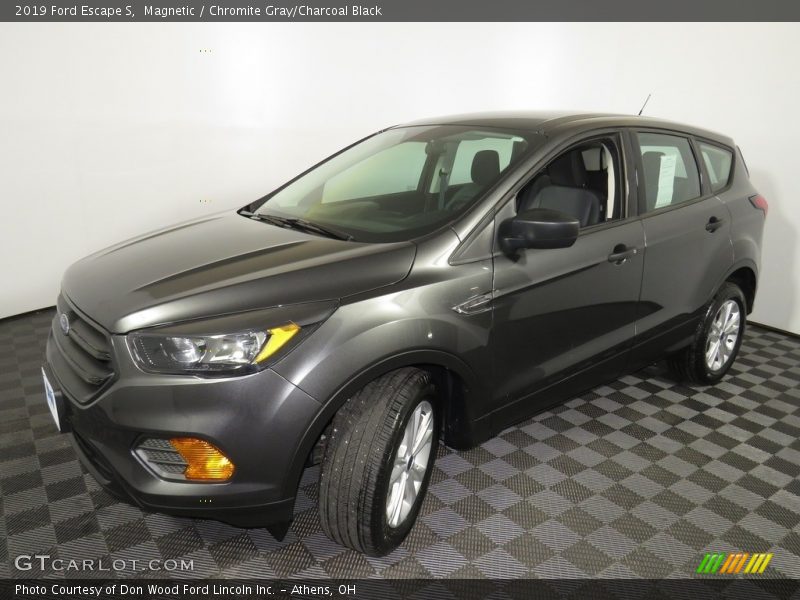 Magnetic / Chromite Gray/Charcoal Black 2019 Ford Escape S