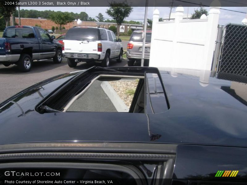 Black Onyx / Black 2004 Saturn L300 3 Sedan