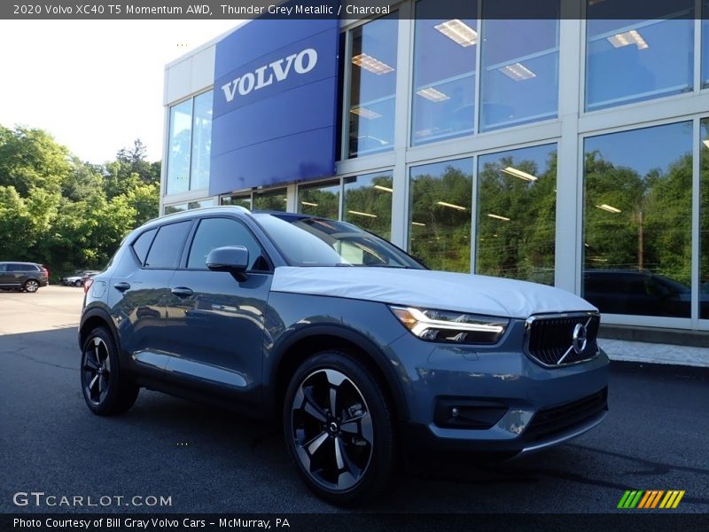 Thunder Grey Metallic / Charcoal 2020 Volvo XC40 T5 Momentum AWD