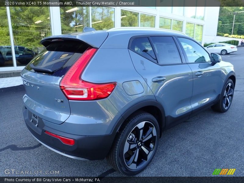 Thunder Grey Metallic / Charcoal 2020 Volvo XC40 T5 Momentum AWD