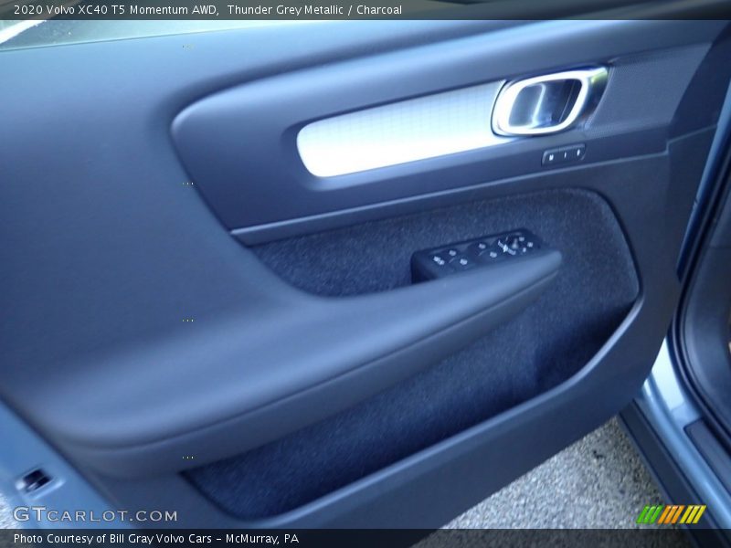 Thunder Grey Metallic / Charcoal 2020 Volvo XC40 T5 Momentum AWD