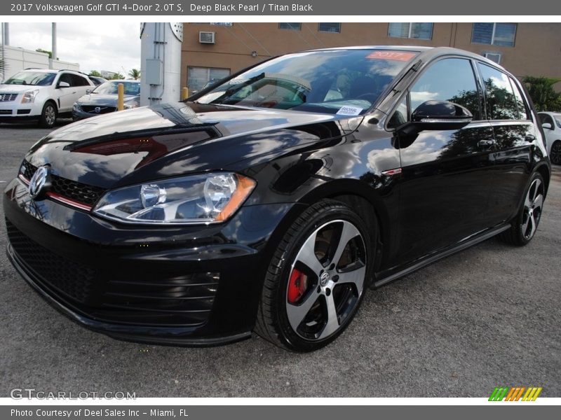 Deep Black Pearl / Titan Black 2017 Volkswagen Golf GTI 4-Door 2.0T S