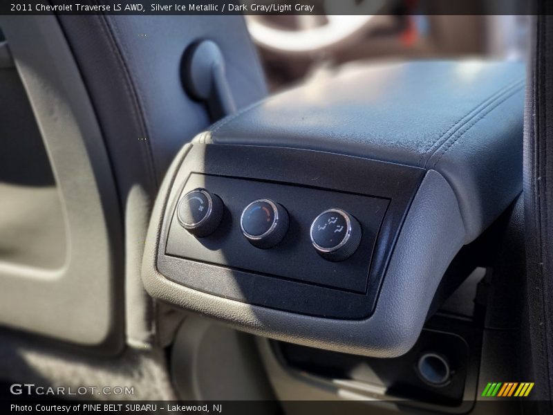 Silver Ice Metallic / Dark Gray/Light Gray 2011 Chevrolet Traverse LS AWD
