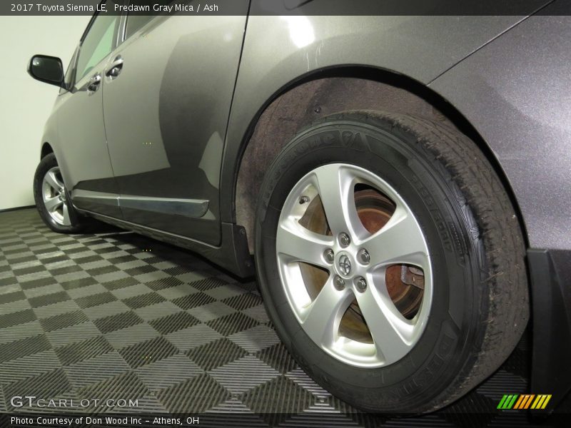 Predawn Gray Mica / Ash 2017 Toyota Sienna LE