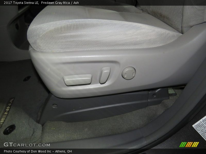 Predawn Gray Mica / Ash 2017 Toyota Sienna LE
