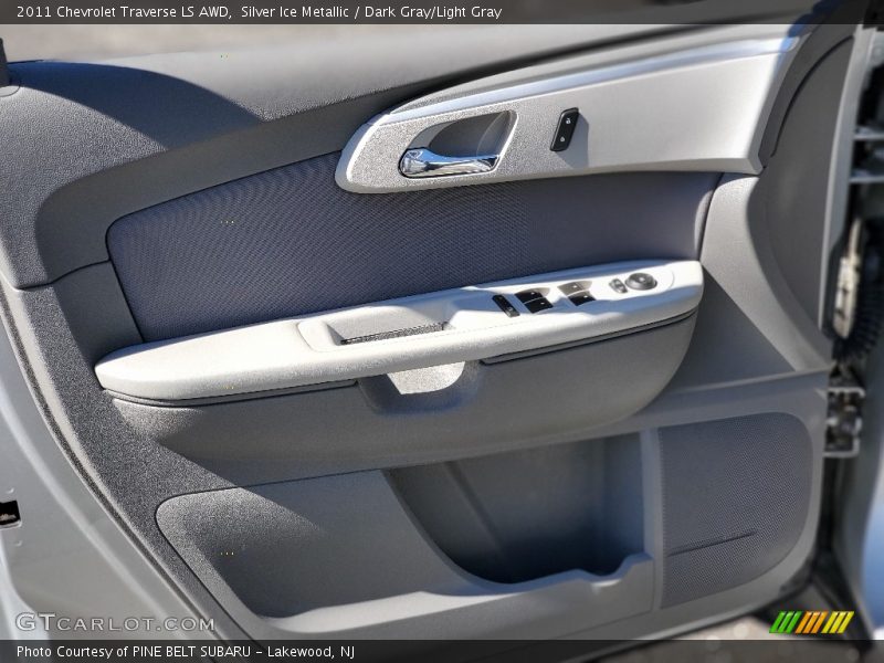 Silver Ice Metallic / Dark Gray/Light Gray 2011 Chevrolet Traverse LS AWD