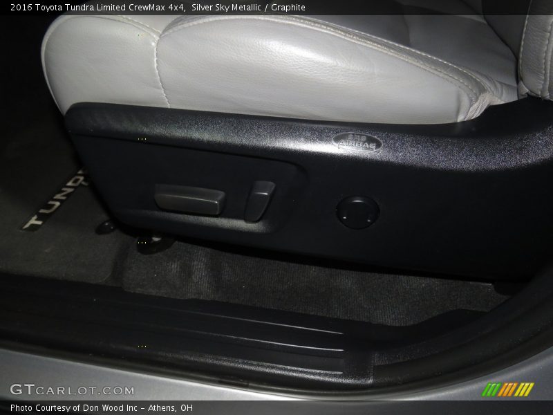 Silver Sky Metallic / Graphite 2016 Toyota Tundra Limited CrewMax 4x4