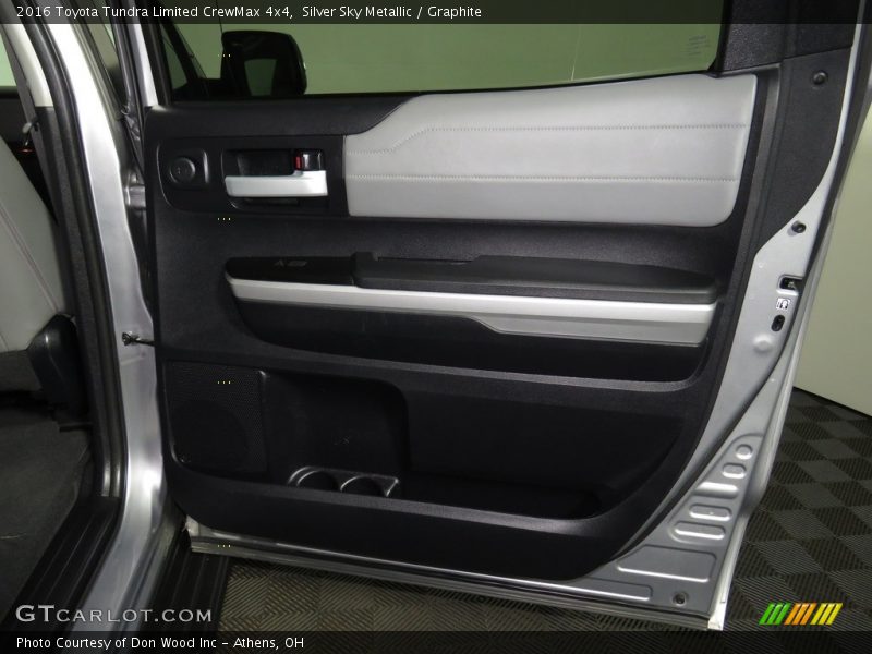 Silver Sky Metallic / Graphite 2016 Toyota Tundra Limited CrewMax 4x4