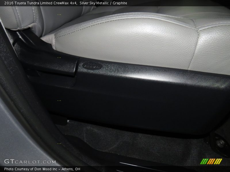 Silver Sky Metallic / Graphite 2016 Toyota Tundra Limited CrewMax 4x4