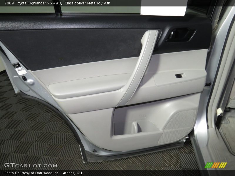 Classic Silver Metallic / Ash 2009 Toyota Highlander V6 4WD