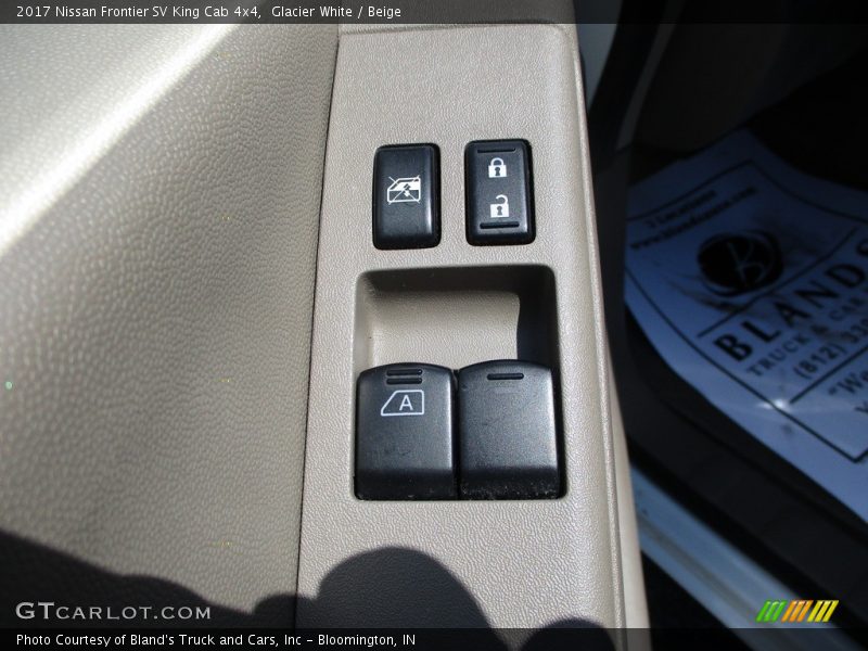Glacier White / Beige 2017 Nissan Frontier SV King Cab 4x4