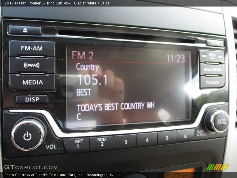 Glacier White / Beige 2017 Nissan Frontier SV King Cab 4x4