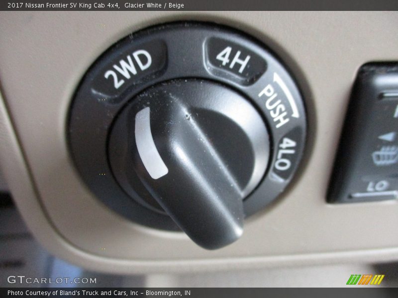 Glacier White / Beige 2017 Nissan Frontier SV King Cab 4x4