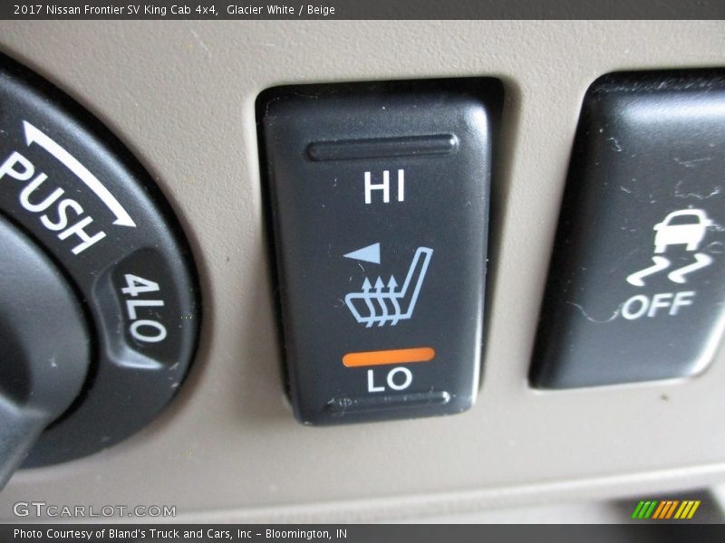 Glacier White / Beige 2017 Nissan Frontier SV King Cab 4x4
