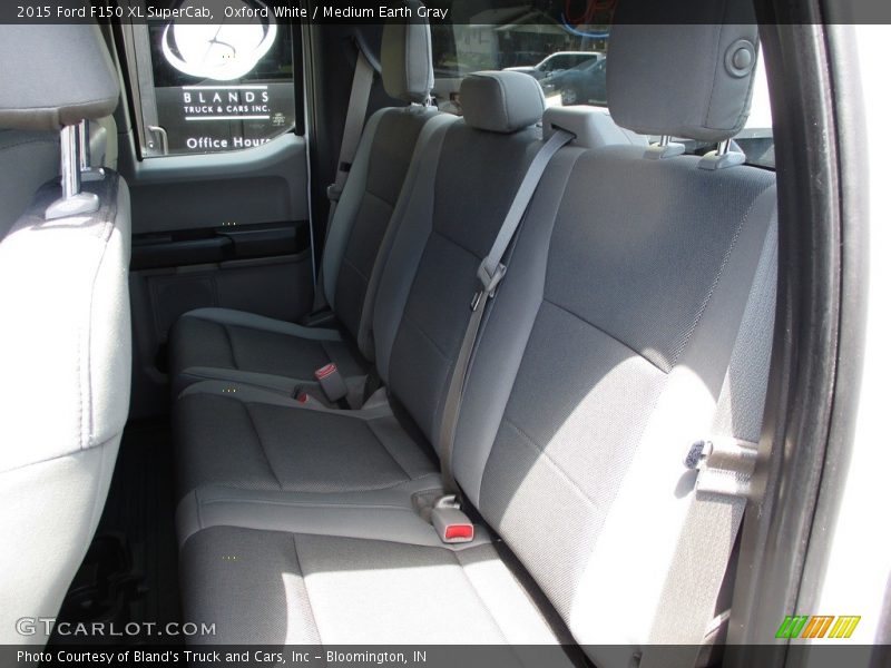 Oxford White / Medium Earth Gray 2015 Ford F150 XL SuperCab