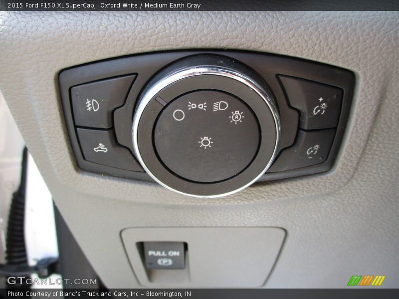 Oxford White / Medium Earth Gray 2015 Ford F150 XL SuperCab