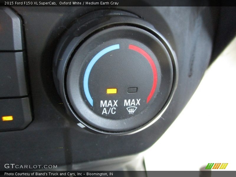 Oxford White / Medium Earth Gray 2015 Ford F150 XL SuperCab