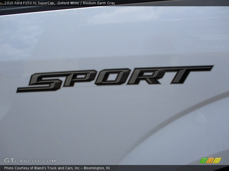 Oxford White / Medium Earth Gray 2015 Ford F150 XL SuperCab