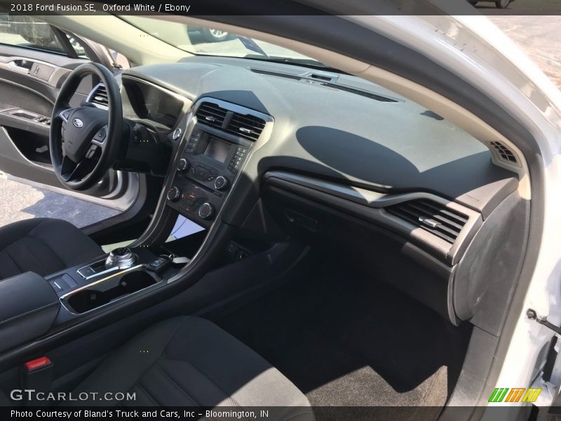 Oxford White / Ebony 2018 Ford Fusion SE