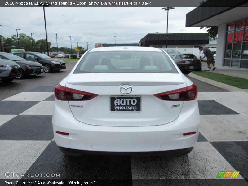Snowflake White Pearl Mica / Black 2018 Mazda MAZDA3 Grand Touring 4 Door