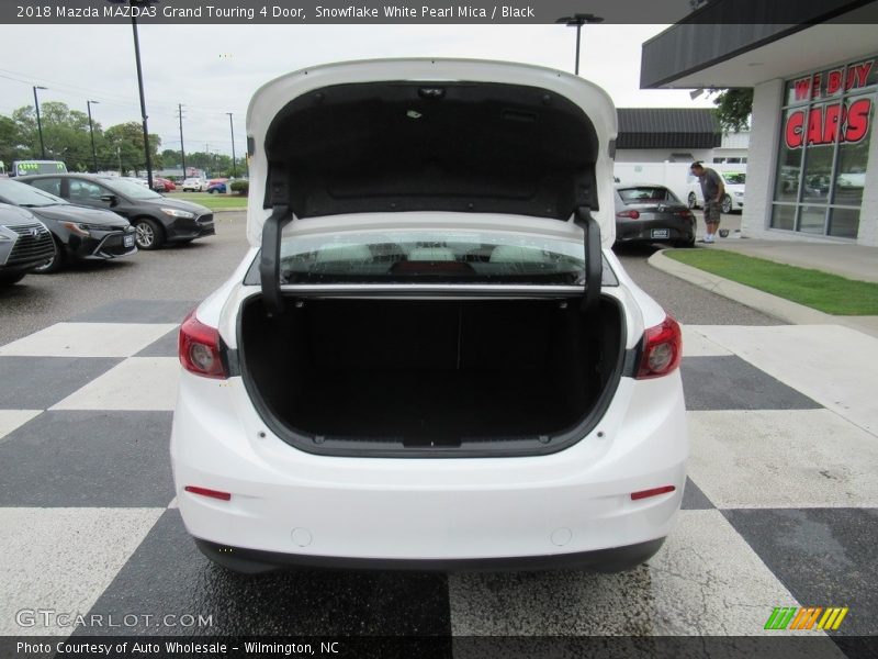 Snowflake White Pearl Mica / Black 2018 Mazda MAZDA3 Grand Touring 4 Door