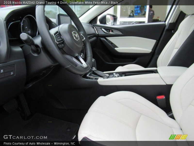 Snowflake White Pearl Mica / Black 2018 Mazda MAZDA3 Grand Touring 4 Door
