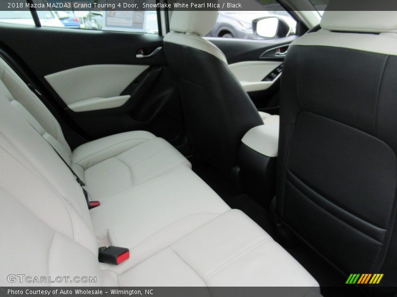 Snowflake White Pearl Mica / Black 2018 Mazda MAZDA3 Grand Touring 4 Door