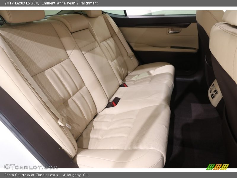 Eminent White Pearl / Parchment 2017 Lexus ES 350