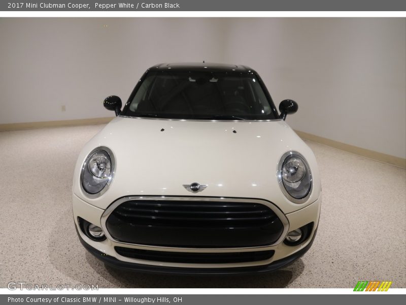 Pepper White / Carbon Black 2017 Mini Clubman Cooper