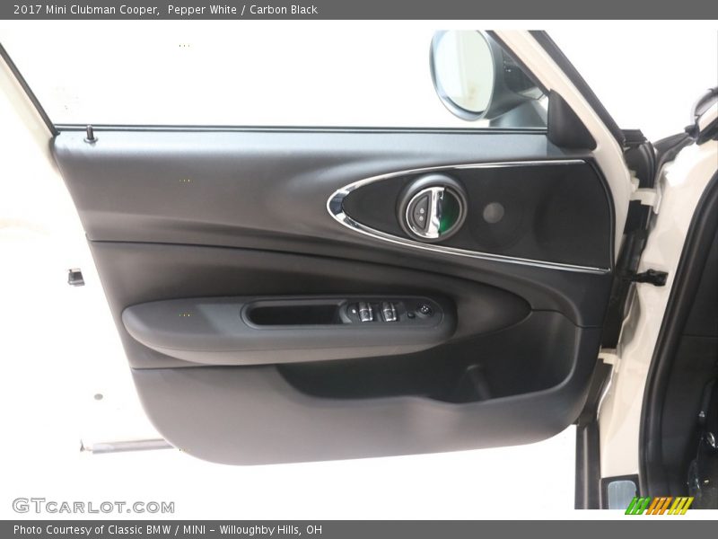 Pepper White / Carbon Black 2017 Mini Clubman Cooper
