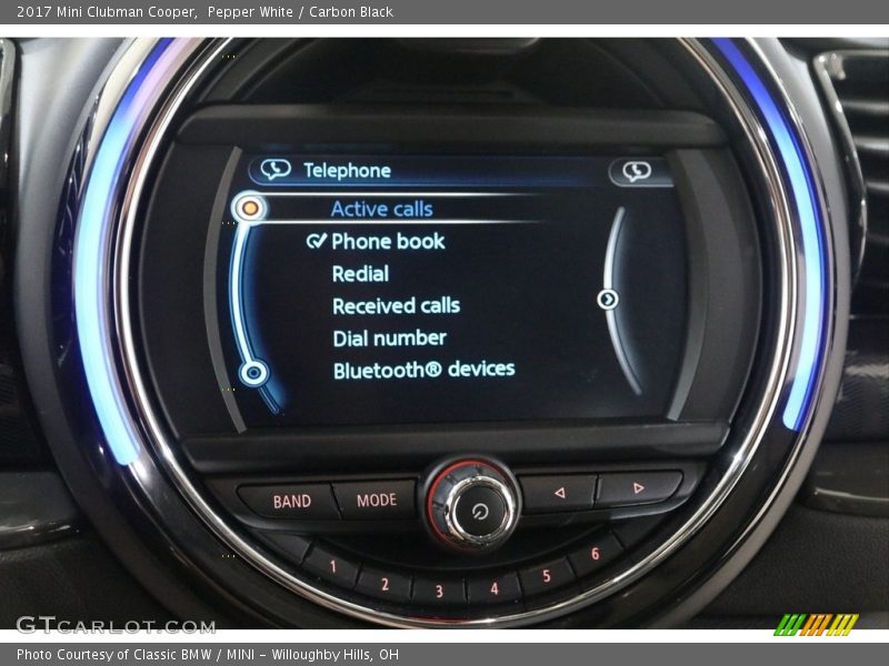Pepper White / Carbon Black 2017 Mini Clubman Cooper