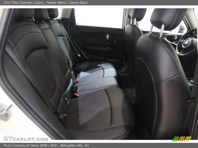 Pepper White / Carbon Black 2017 Mini Clubman Cooper