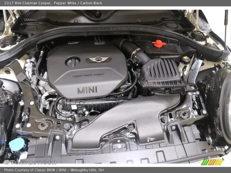 Pepper White / Carbon Black 2017 Mini Clubman Cooper