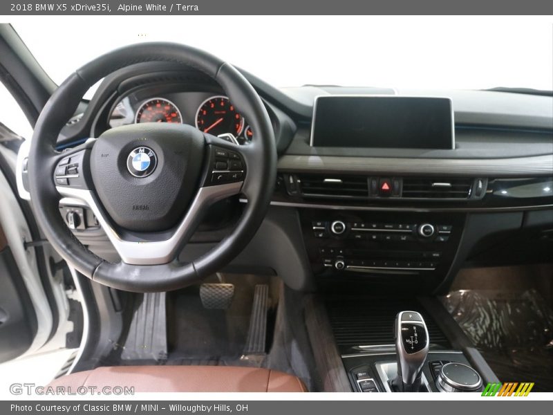 Alpine White / Terra 2018 BMW X5 xDrive35i