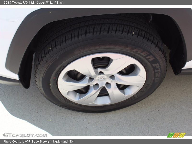 Super White / Black 2019 Toyota RAV4 LE