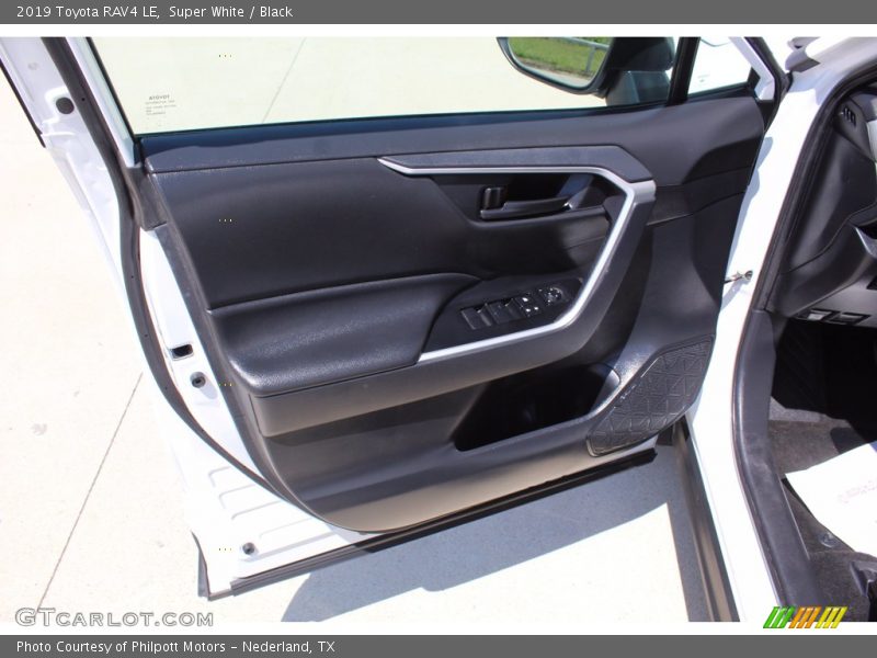 Super White / Black 2019 Toyota RAV4 LE