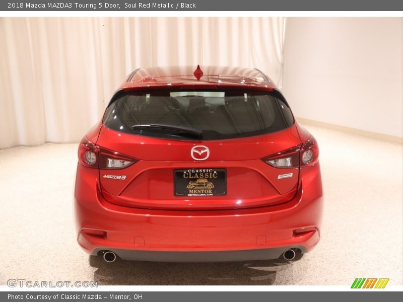 Soul Red Metallic / Black 2018 Mazda MAZDA3 Touring 5 Door