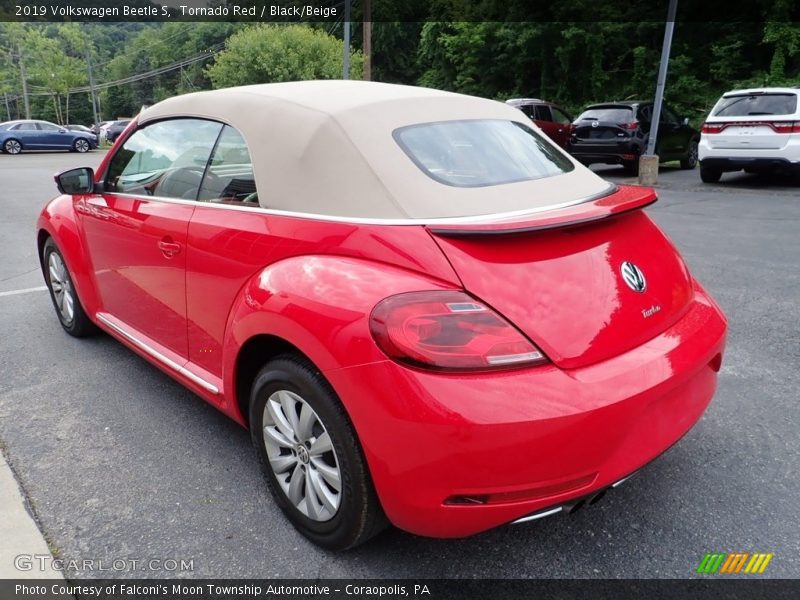 Tornado Red / Black/Beige 2019 Volkswagen Beetle S