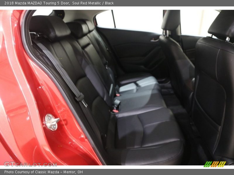 Soul Red Metallic / Black 2018 Mazda MAZDA3 Touring 5 Door