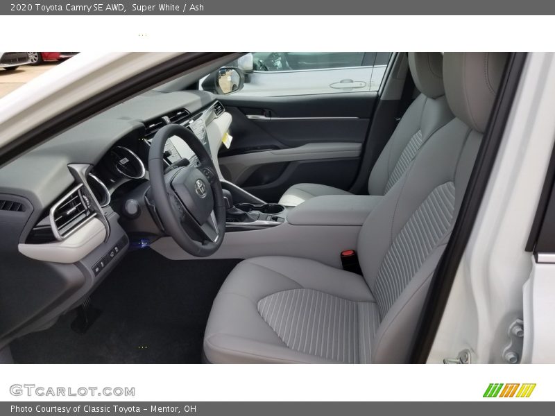 Super White / Ash 2020 Toyota Camry SE AWD